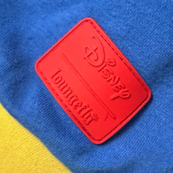 NWT Loungefly Disney Princess Snow White Fairest Crop Hoodie - Size Medium - Picture 6 of 12